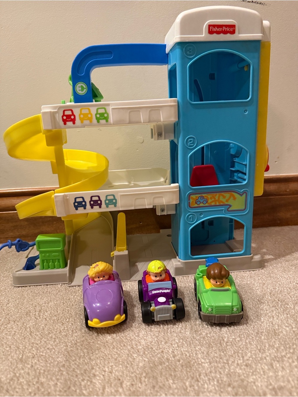 Fisher-Price Little People Helpful Neighbor's Garage FHG50 W/3 Wheelies Cars